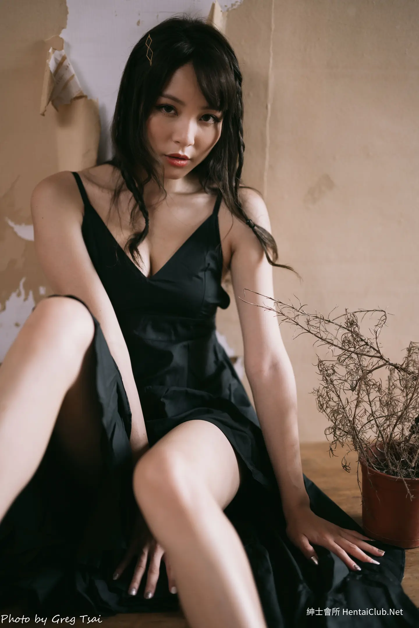 河北彩花《1st. Photobook》 (116P)